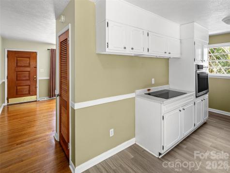 32 Hillendale Road Asheville NC 28805