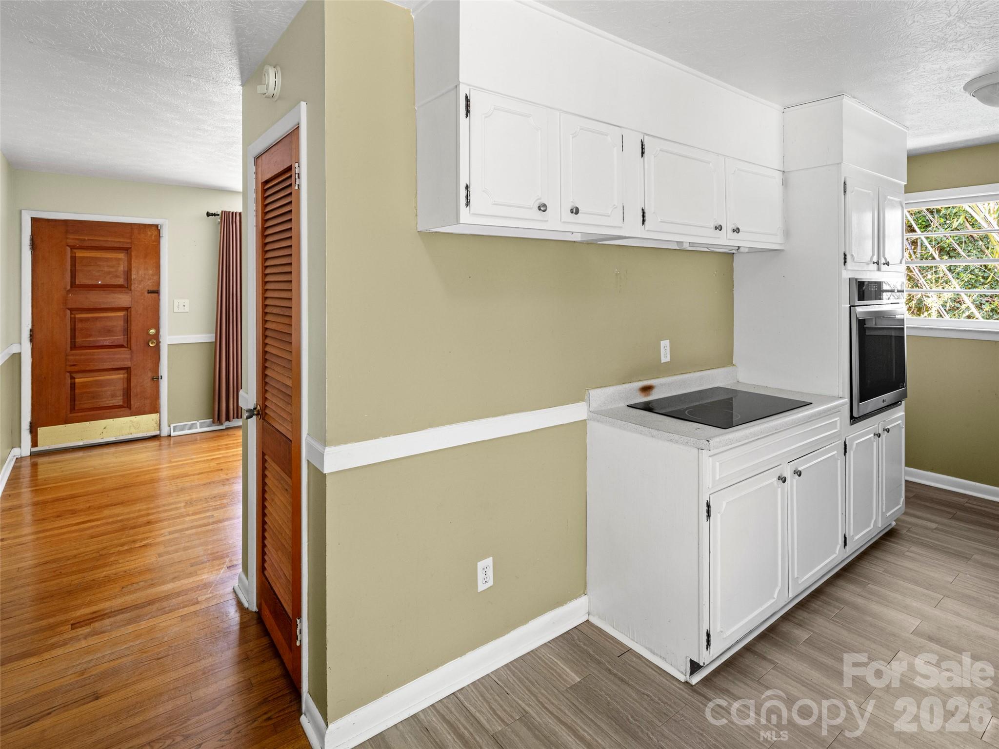 32 Hillendale Road Asheville NC 28805