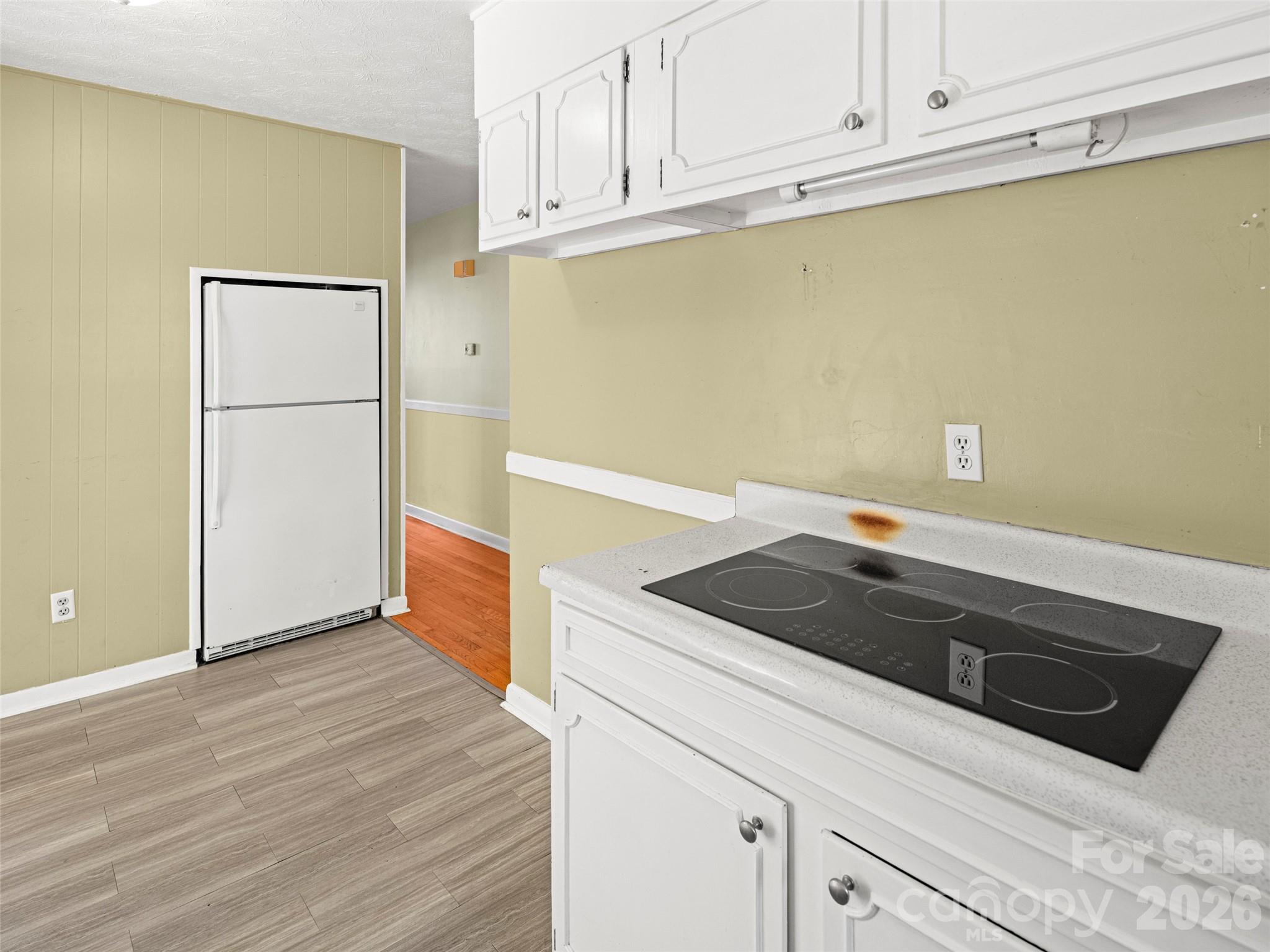 32 Hillendale Road Asheville NC 28805
