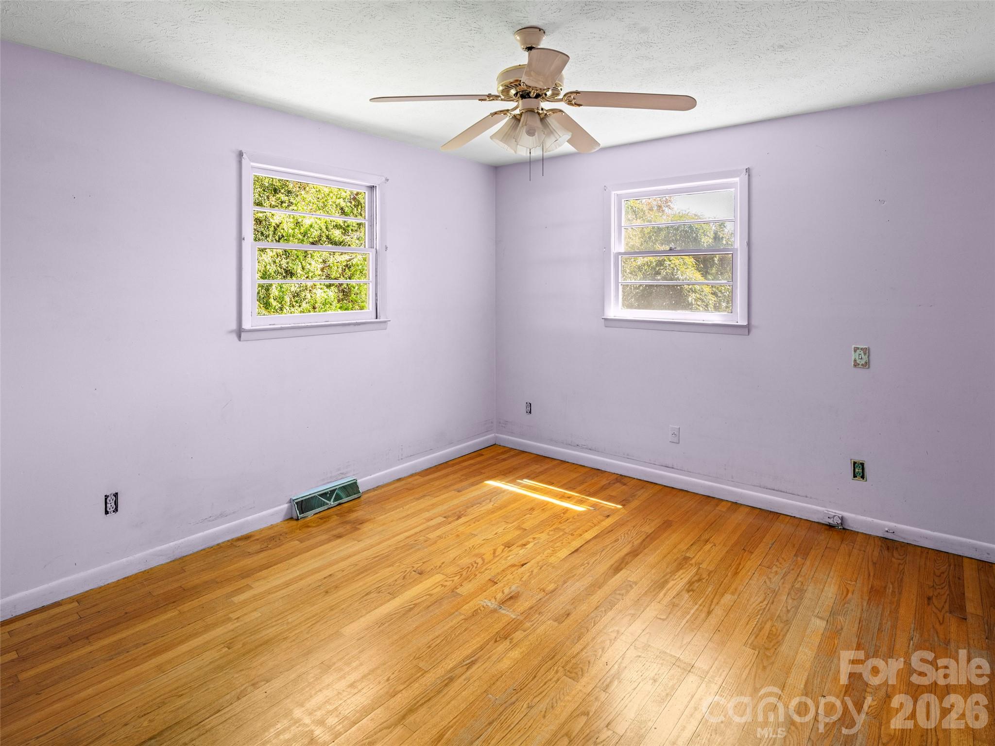 32 Hillendale Road Asheville NC 28805