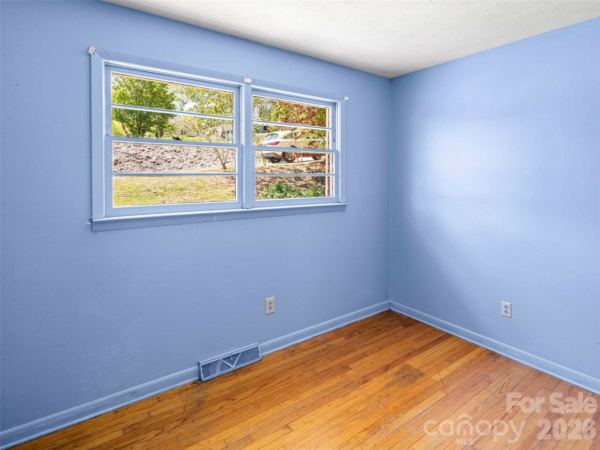 32 Hillendale Road Asheville NC 28805