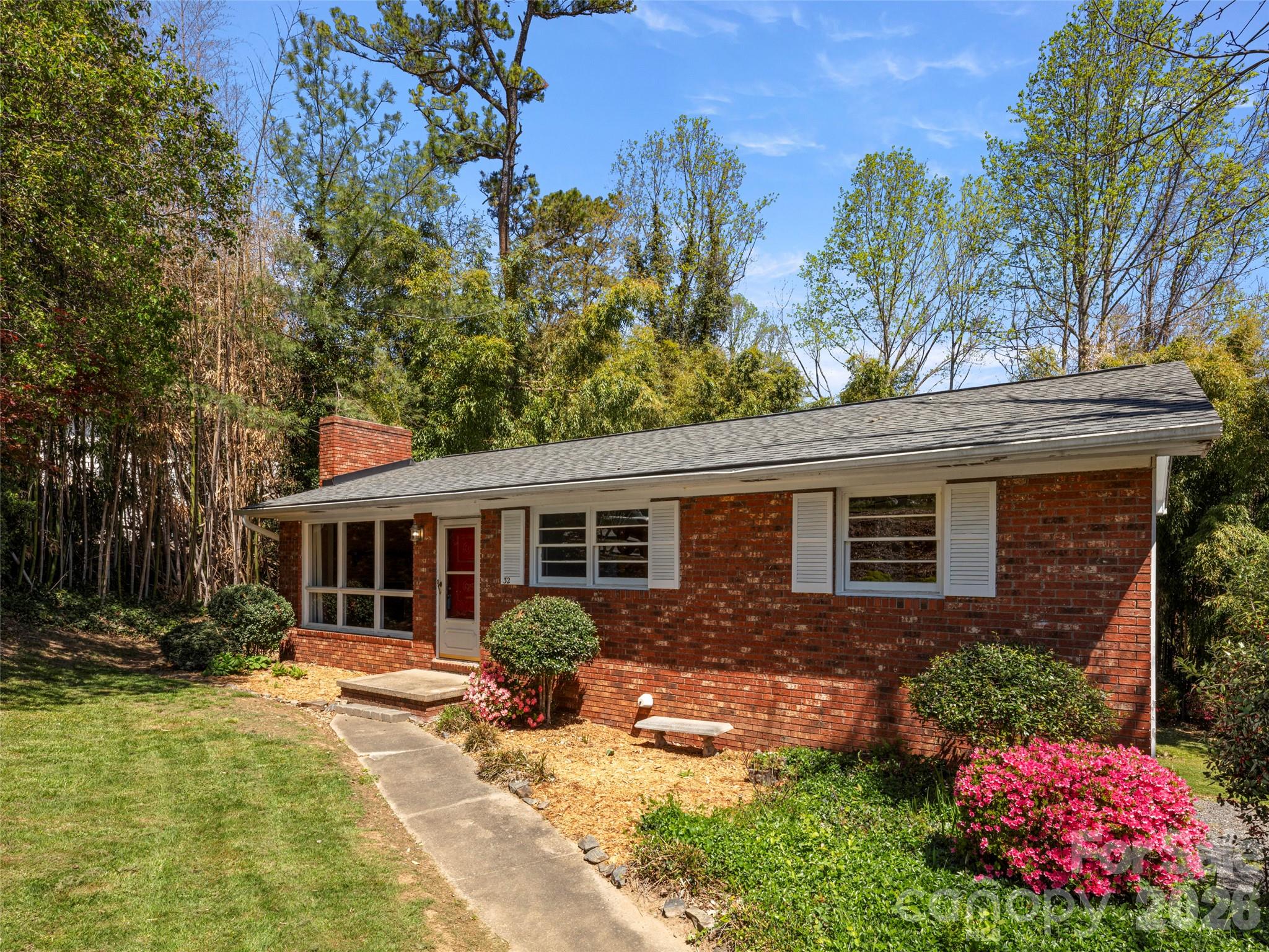 32 Hillendale Road Asheville NC 28805