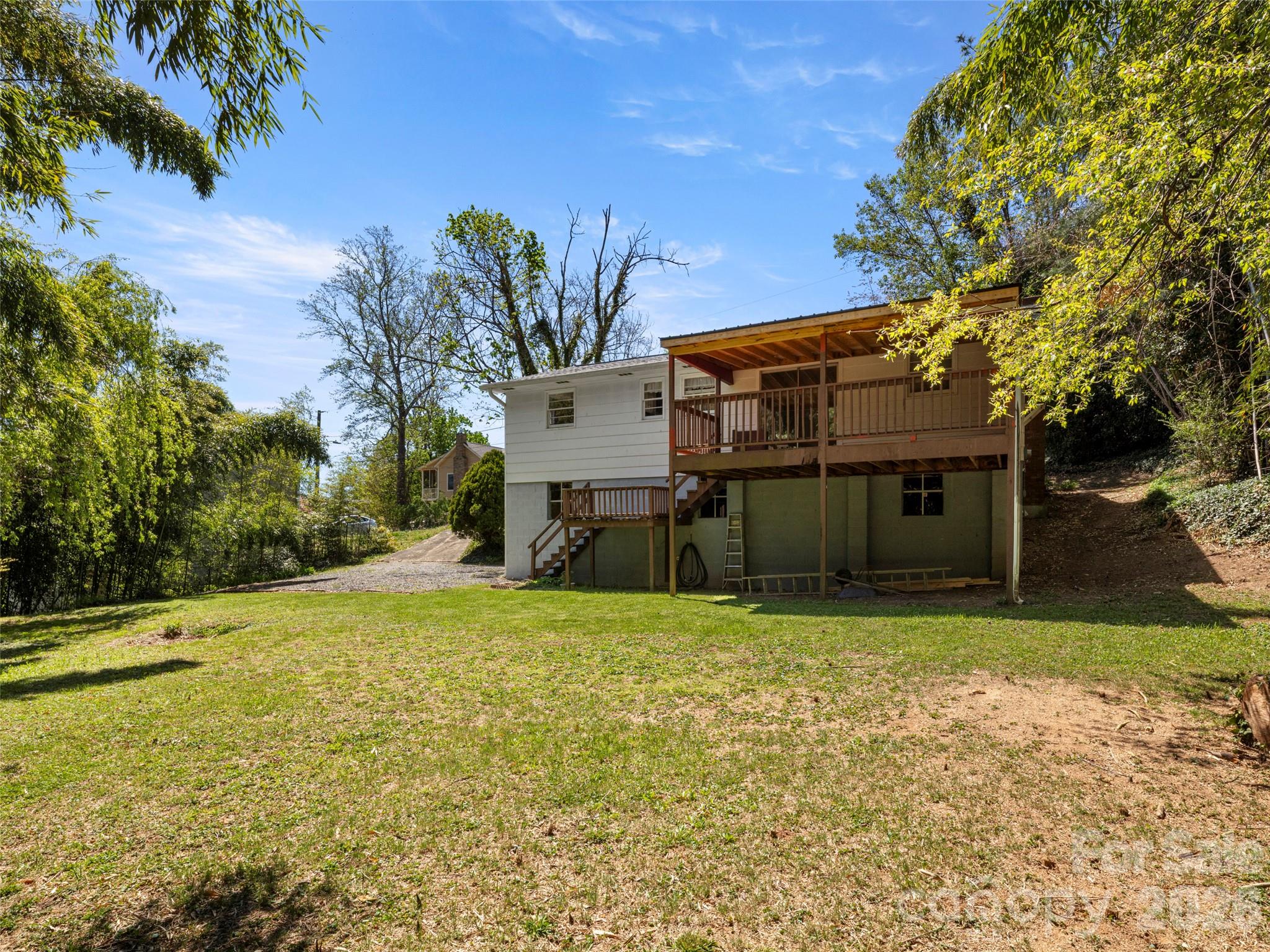 32 Hillendale Road Asheville NC 28805