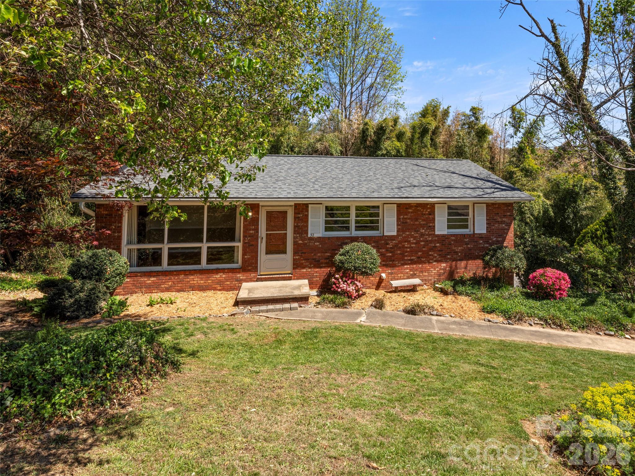 32 Hillendale Road Asheville NC 28805