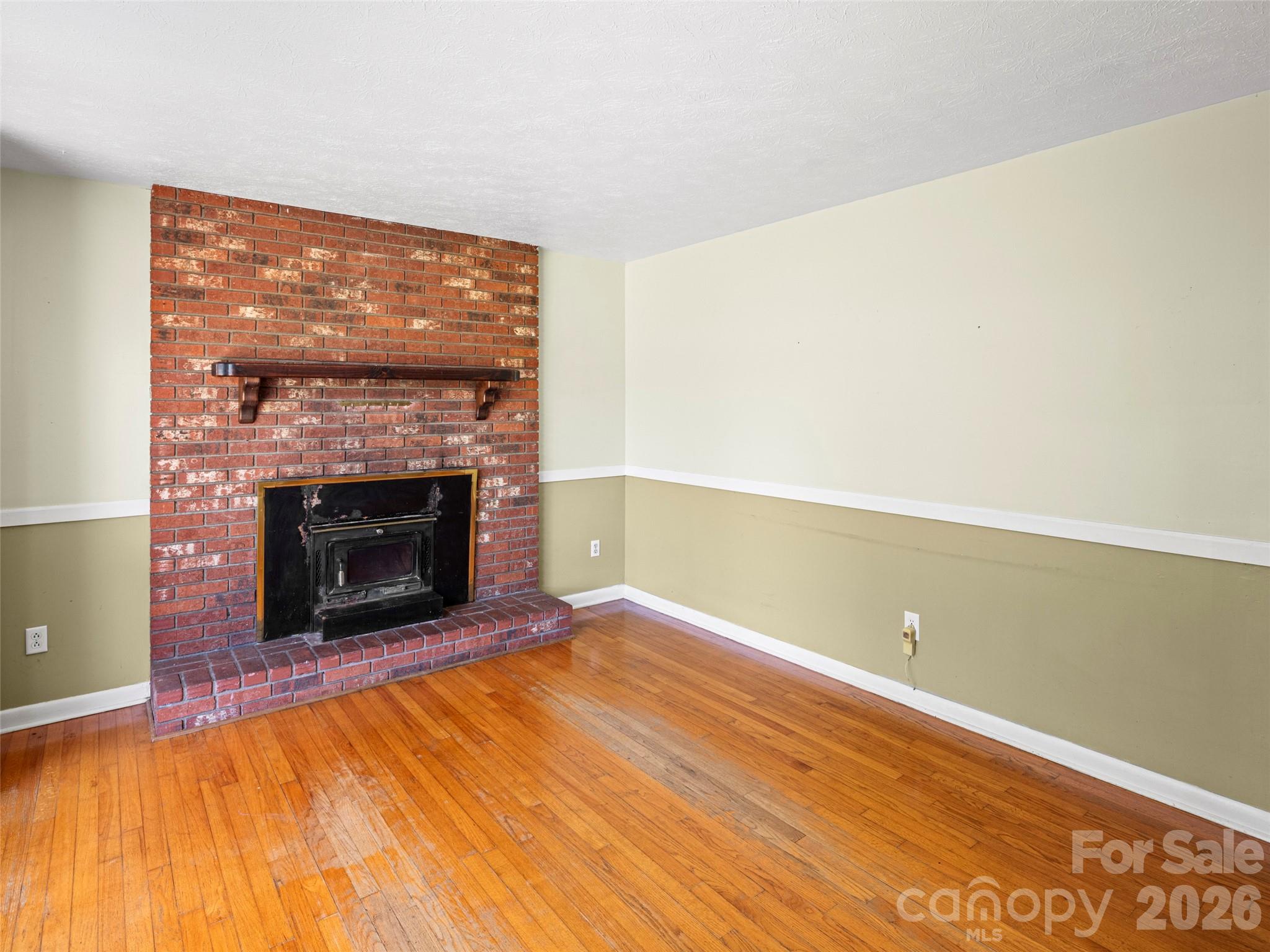 32 Hillendale Road Asheville NC 28805