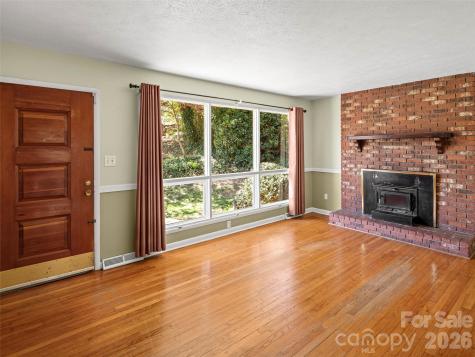 32 Hillendale Road Asheville NC 28805