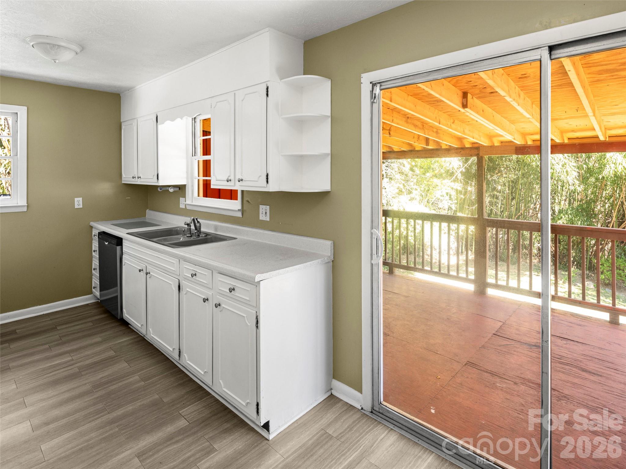 32 Hillendale Road Asheville NC 28805