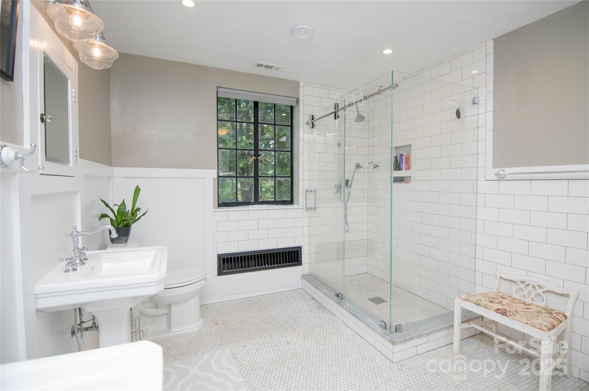 1220 N Piedmont Avenue Kings Mountain NC 28086