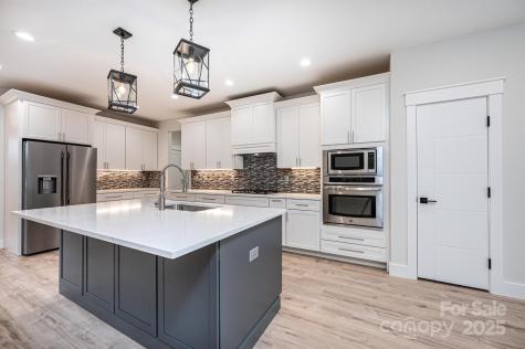 1328 33rd Avenue Drive NE Hickory NC 28601