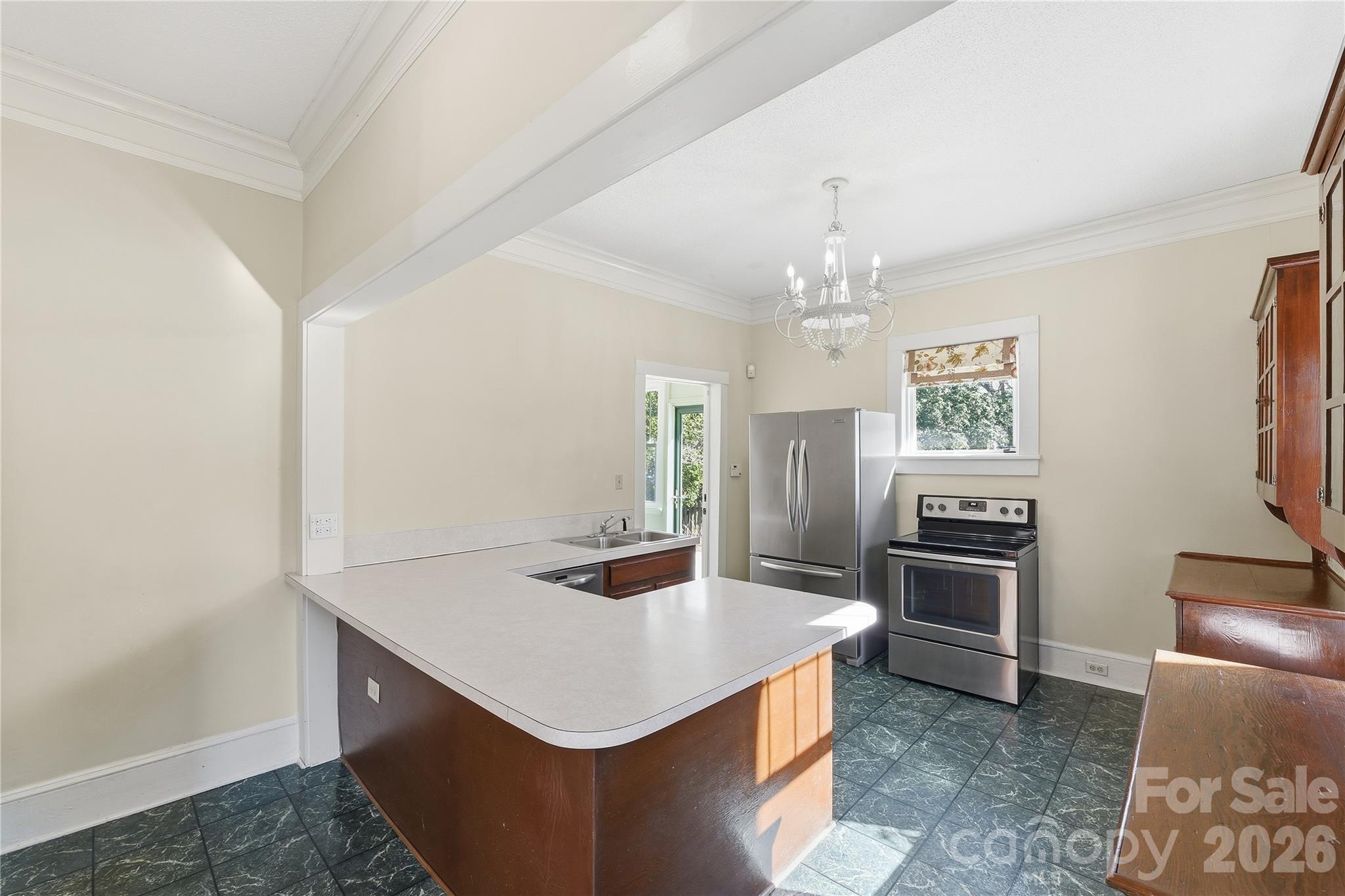 37 W Woodrow Avenue Belmont NC 28012