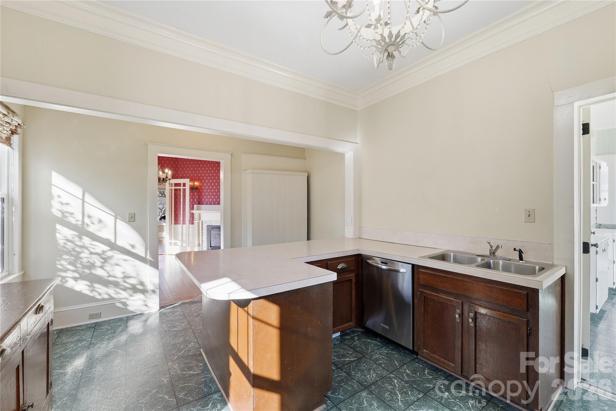 37 W Woodrow Avenue Belmont NC 28012