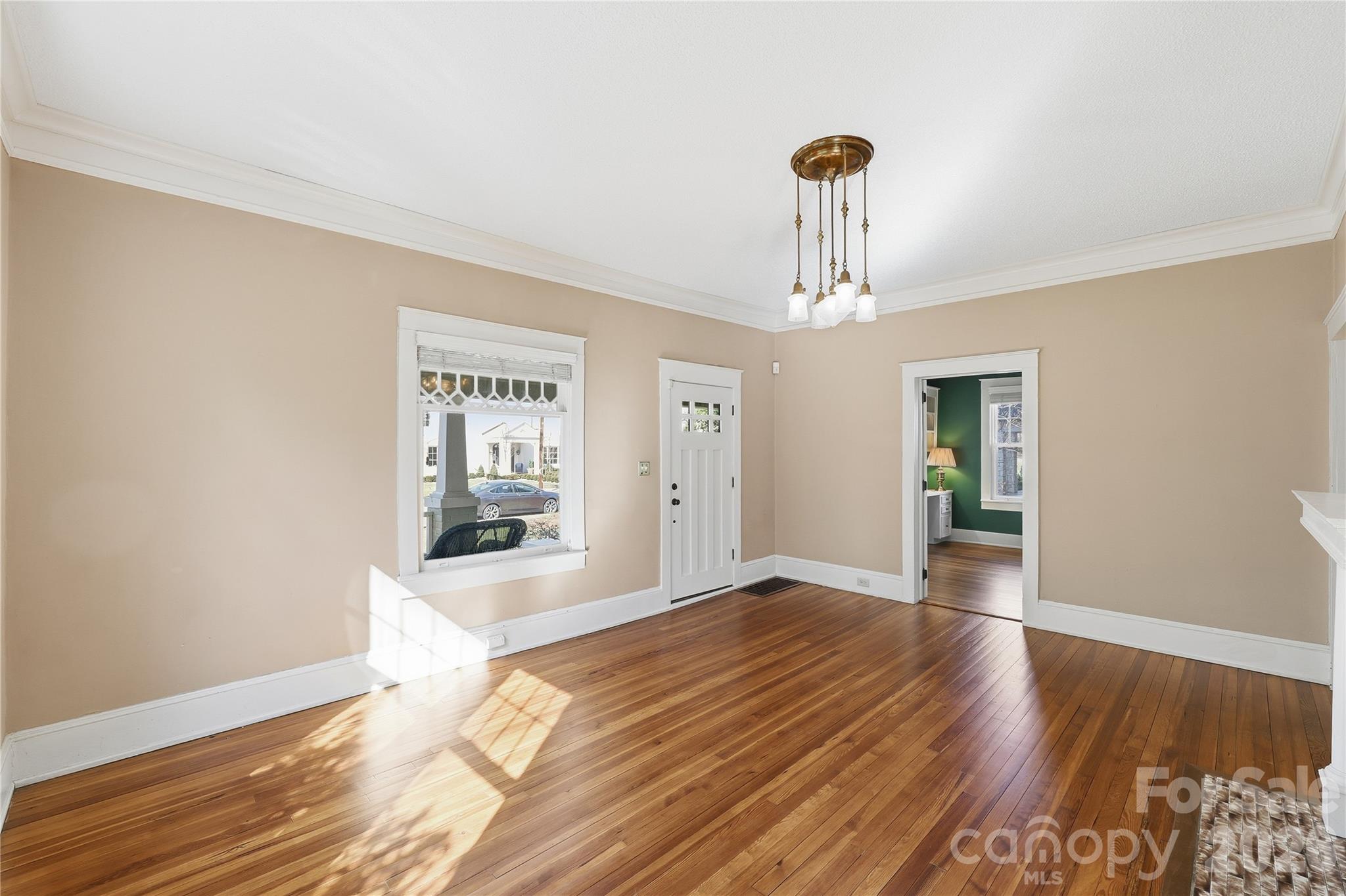 37 W Woodrow Avenue Belmont NC 28012