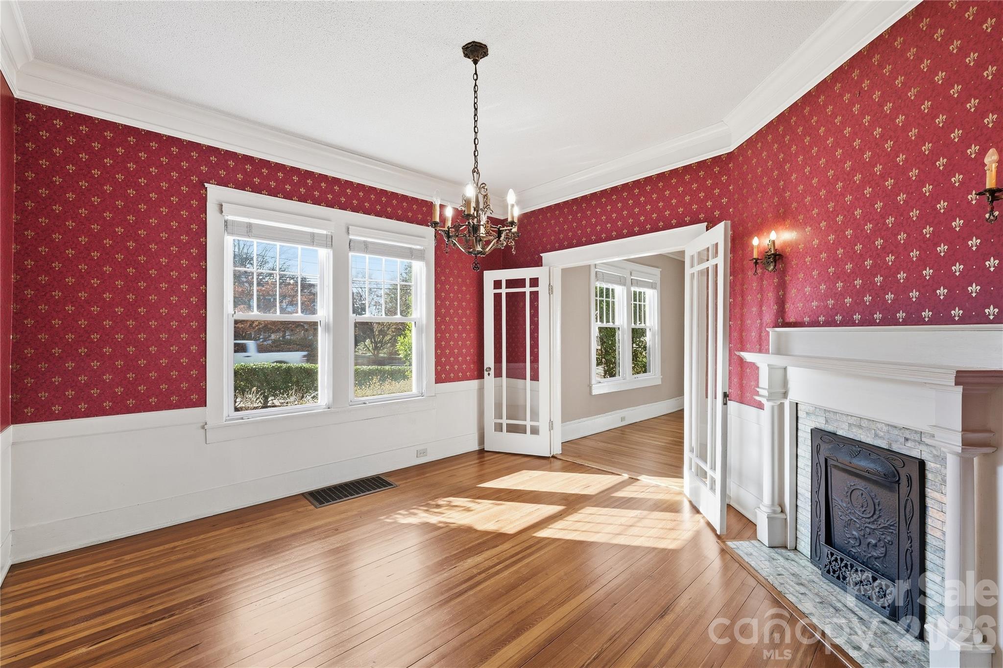 37 W Woodrow Avenue Belmont NC 28012