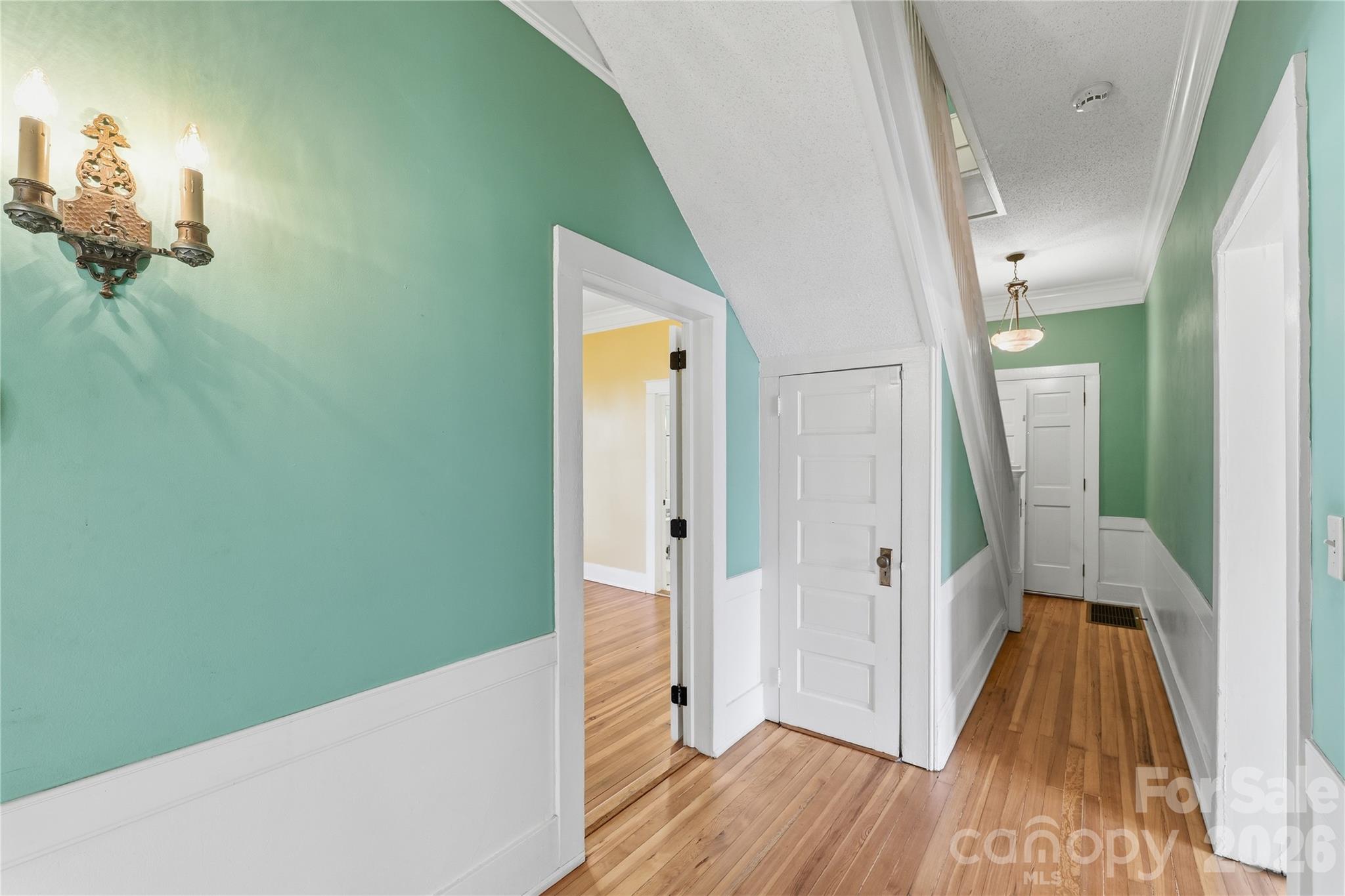 37 W Woodrow Avenue Belmont NC 28012