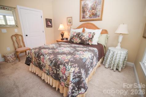 5416 Ggo Drive Greensboro NC 27406