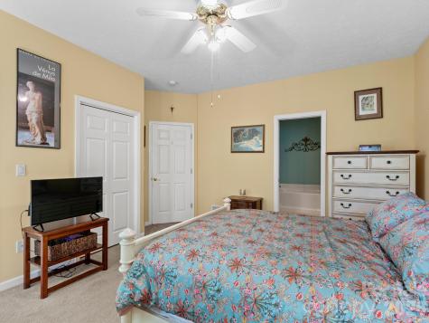 25 Old Pasture Way Hendersonville NC 28739