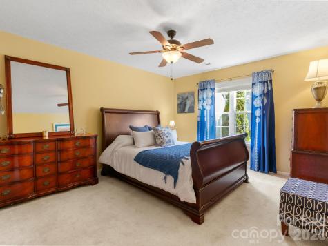 25 Old Pasture Way Hendersonville NC 28739