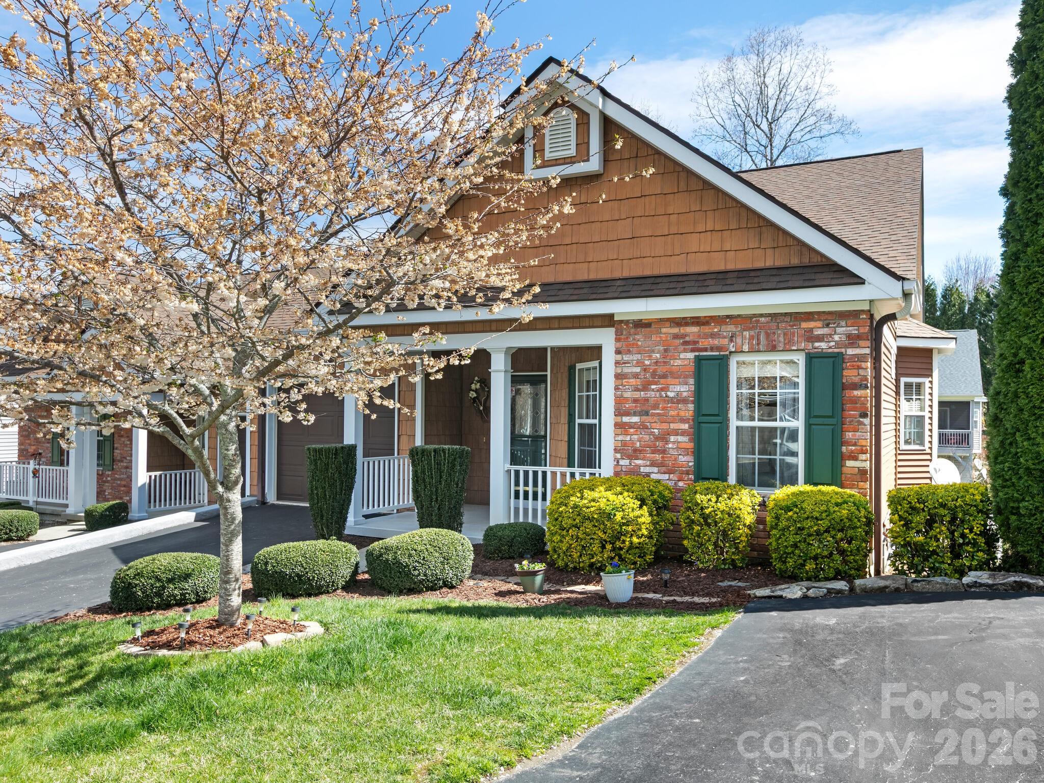 25 Old Pasture Way Hendersonville NC 28739