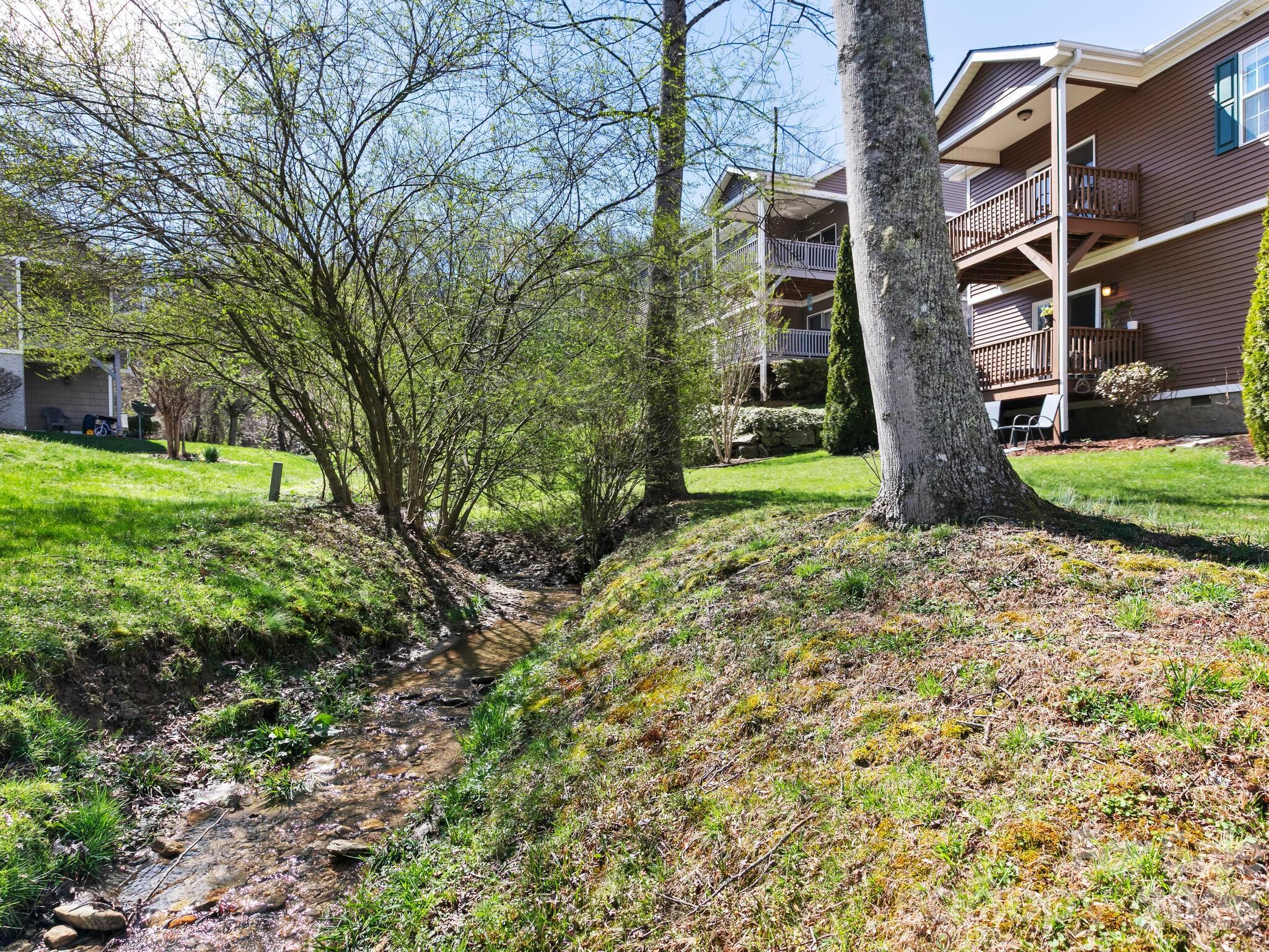 25 Old Pasture Way Hendersonville NC 28739