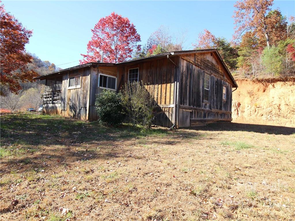3446 Possum Trot Road Burnsville NC 28714