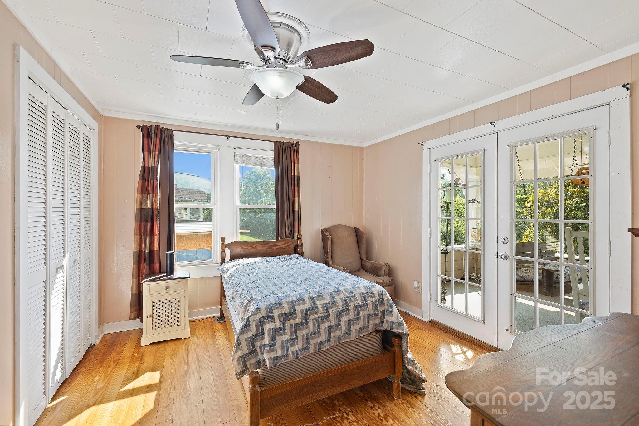 31 Abbott Moore Road Clyde NC 28721