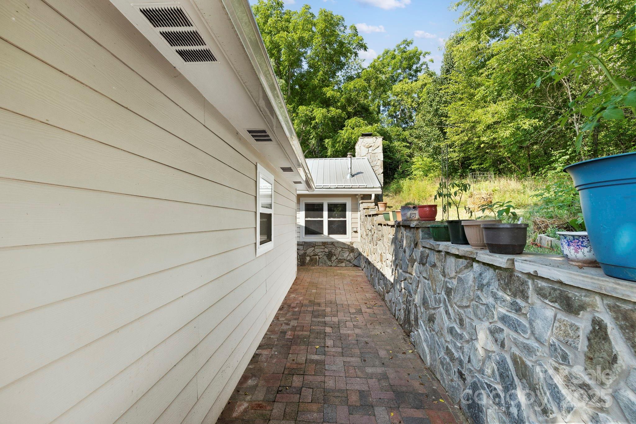 31 Abbott Moore Road Clyde NC 28721