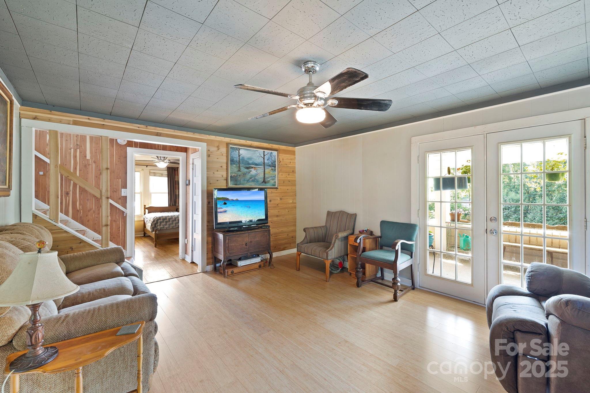 31 Abbott Moore Road Clyde NC 28721