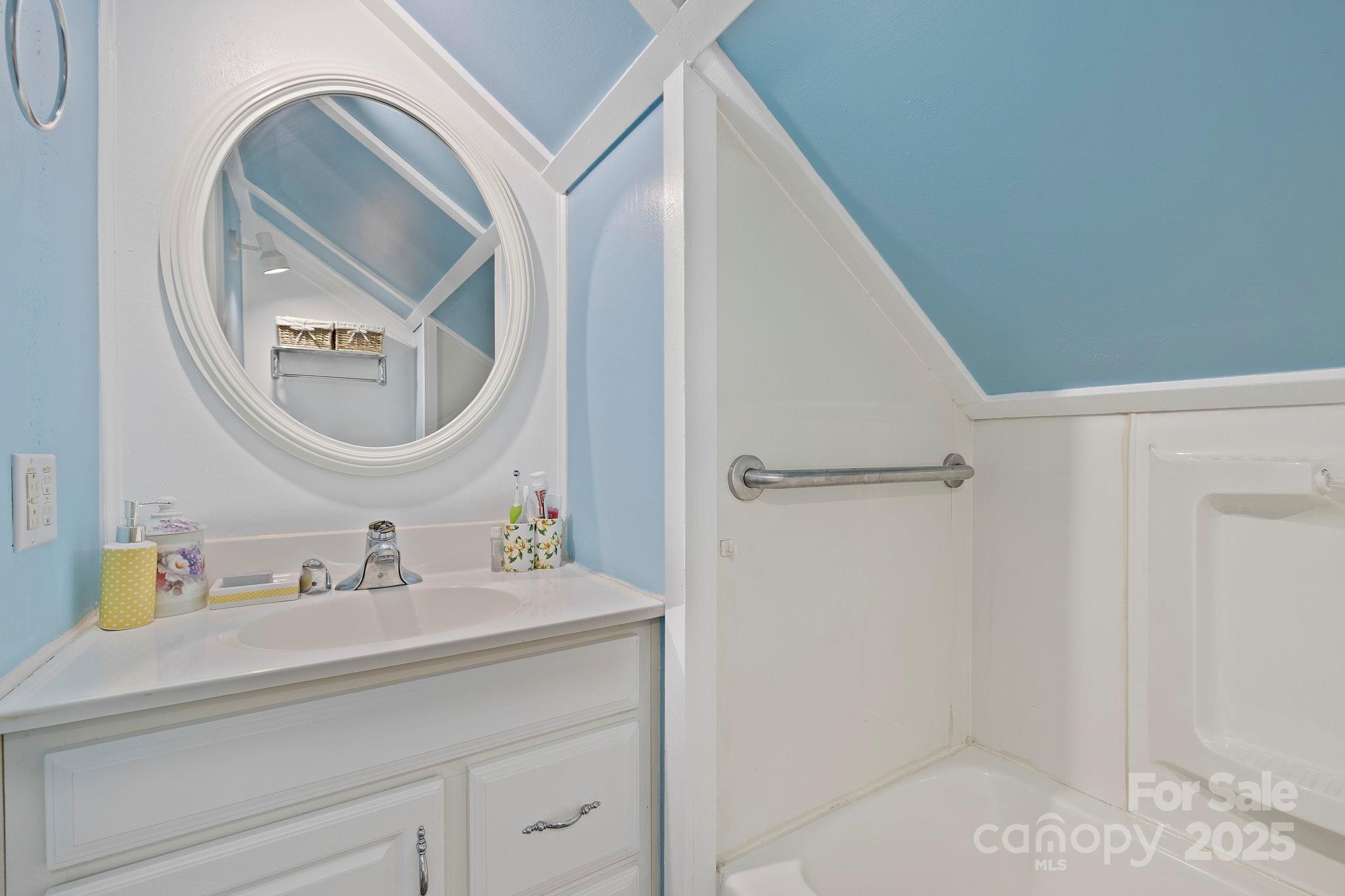 31 Abbott Moore Road Clyde NC 28721