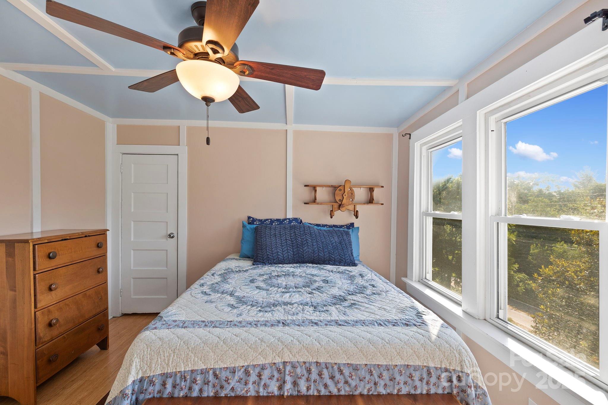 31 Abbott Moore Road Clyde NC 28721