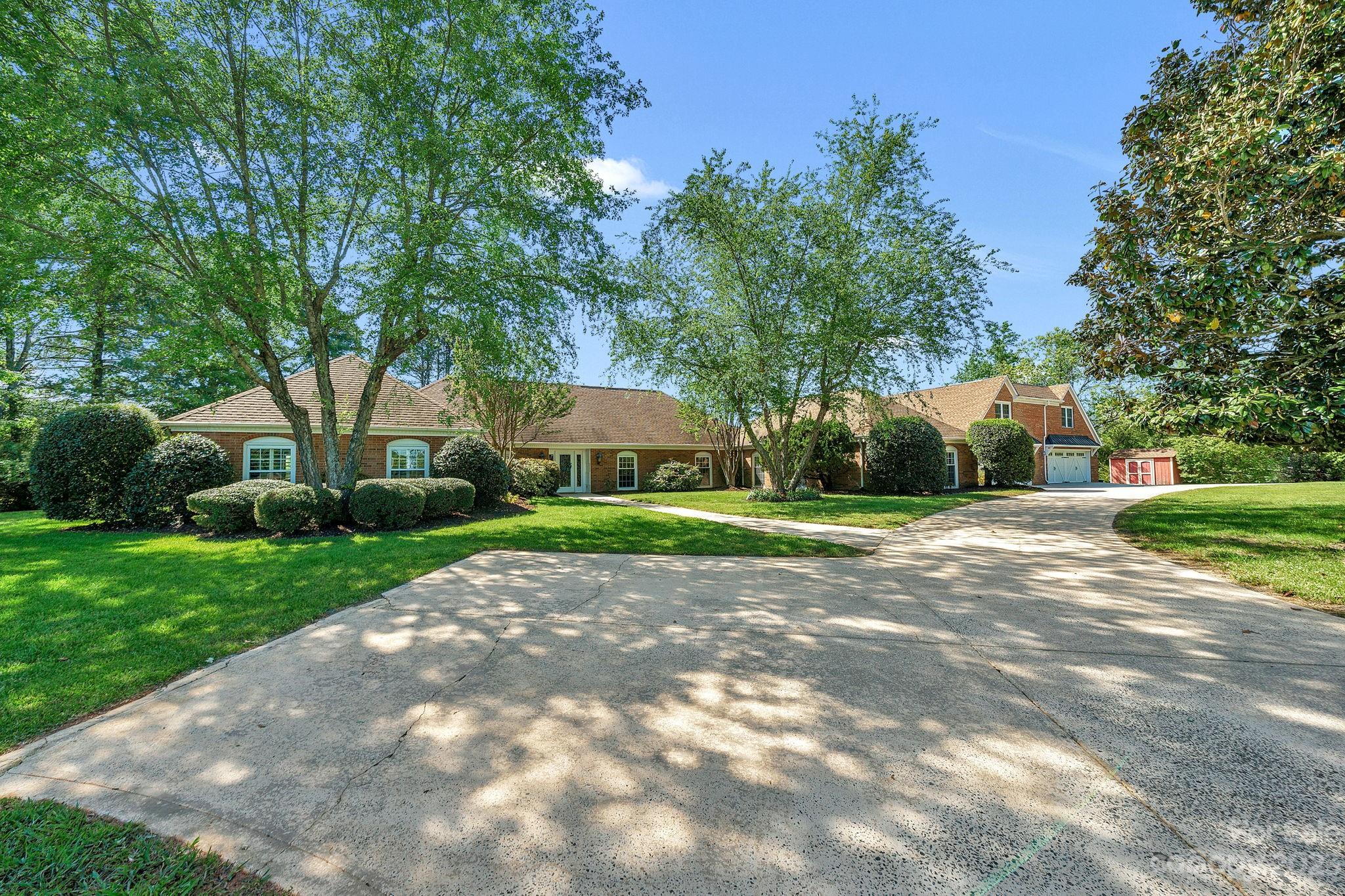 1916 Cox Road Matthews NC 28104