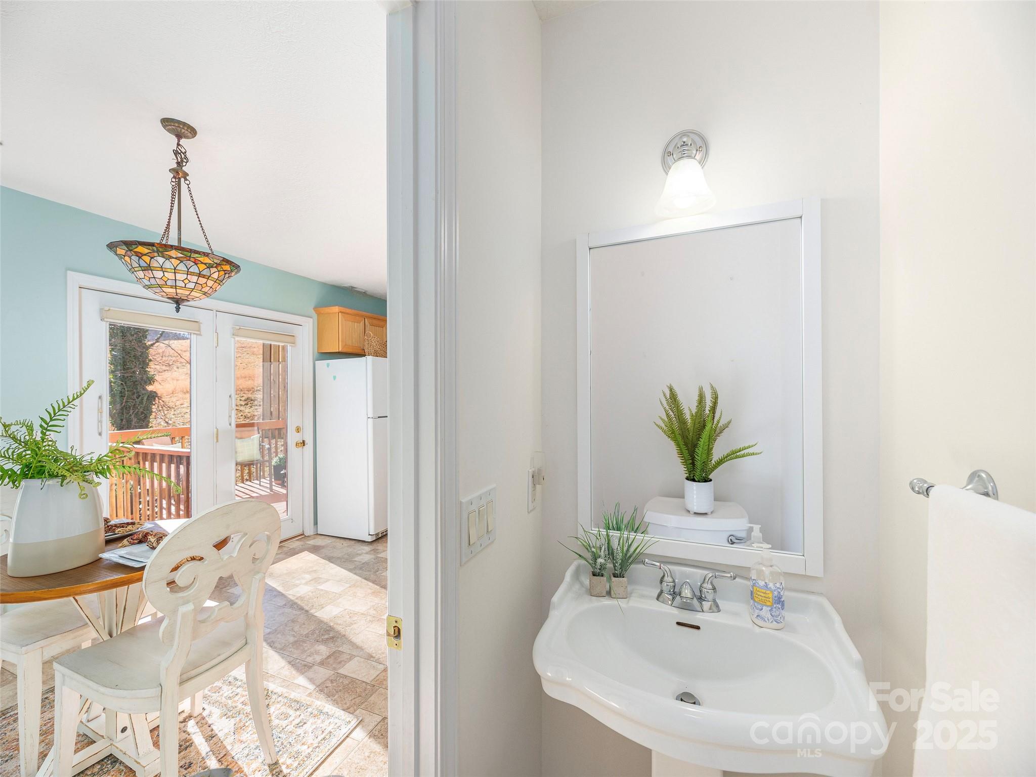 53 Vancott Court Clyde NC 28721
