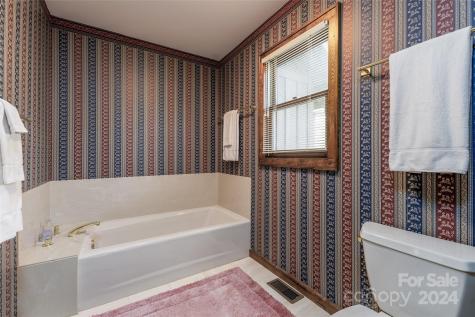 156 Cottage Drive Sapphire NC 28774