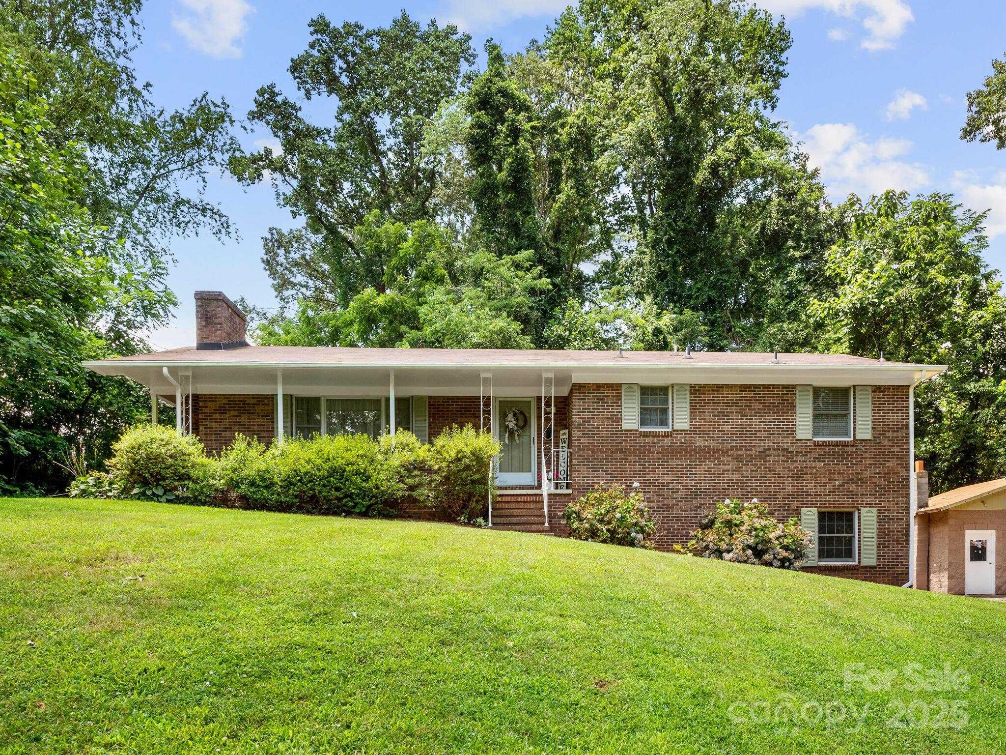 9 Baker Drive Asheville NC 28806