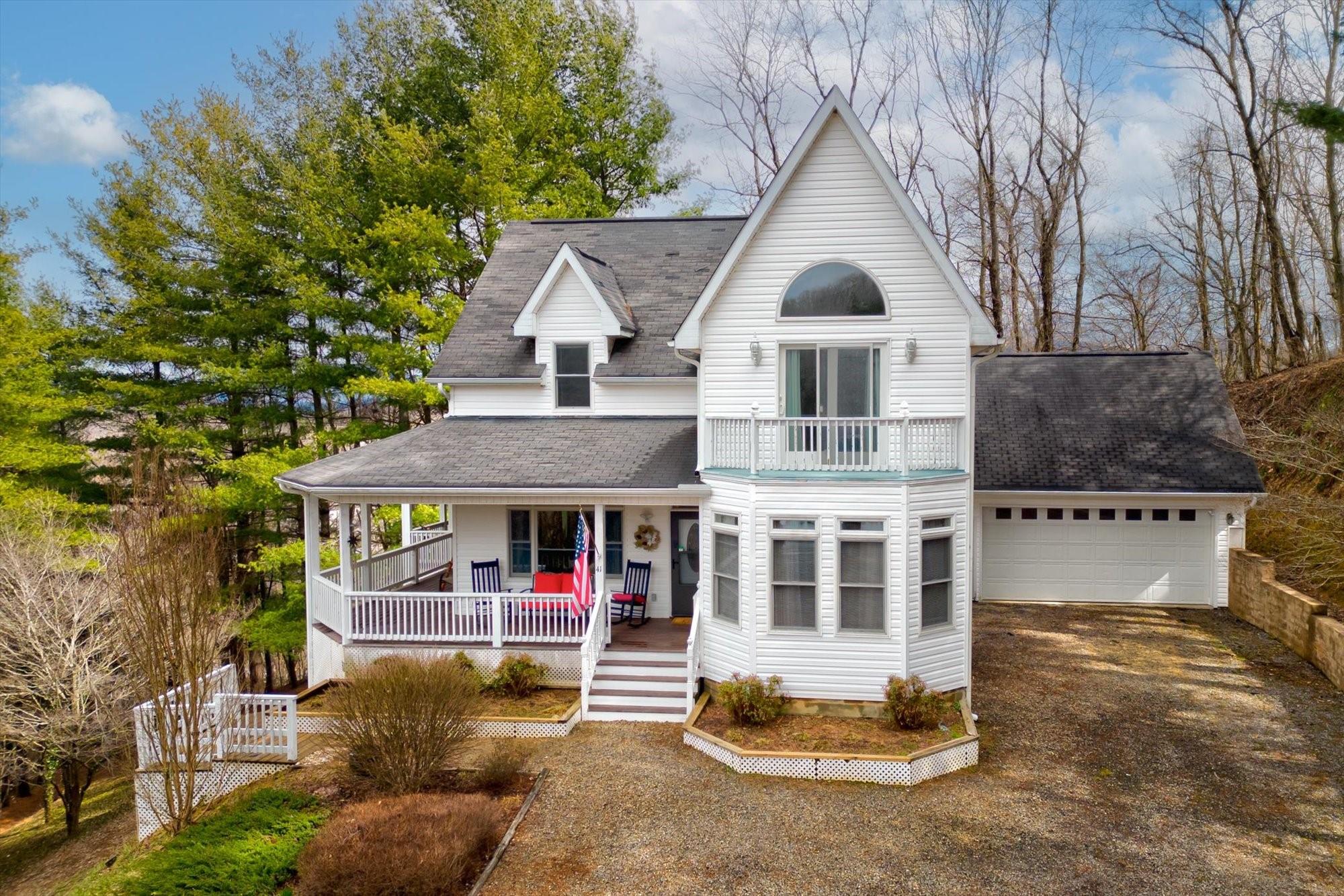 41 Lloyd Mountain Road Waynesville NC 28786