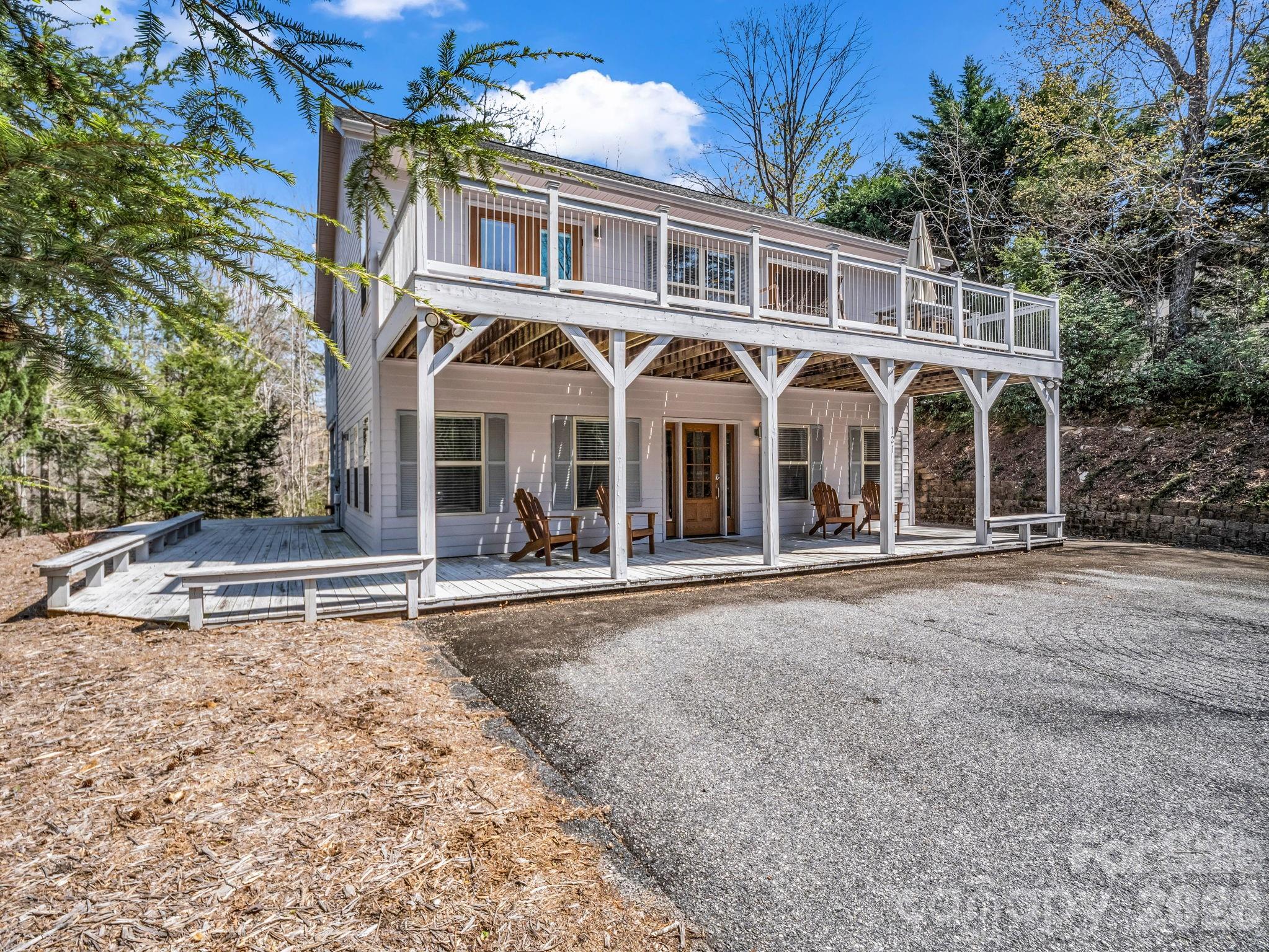 121 Fern Loop Lake Lure NC 28746