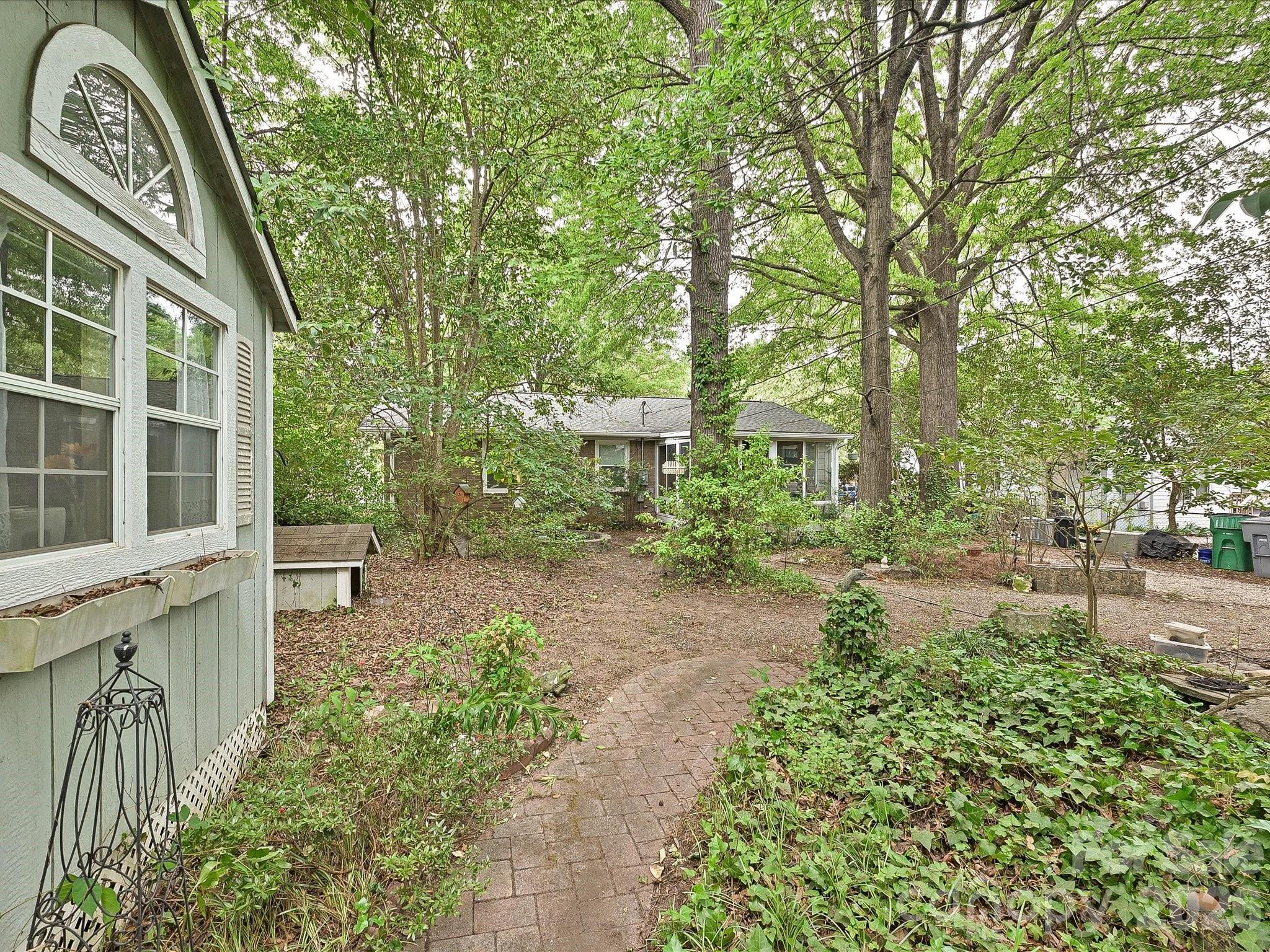 720 Aintree Road Charlotte NC 28215