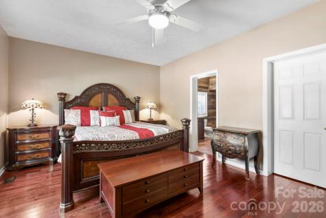 10 Eagle Drive Hendersonville NC 28792