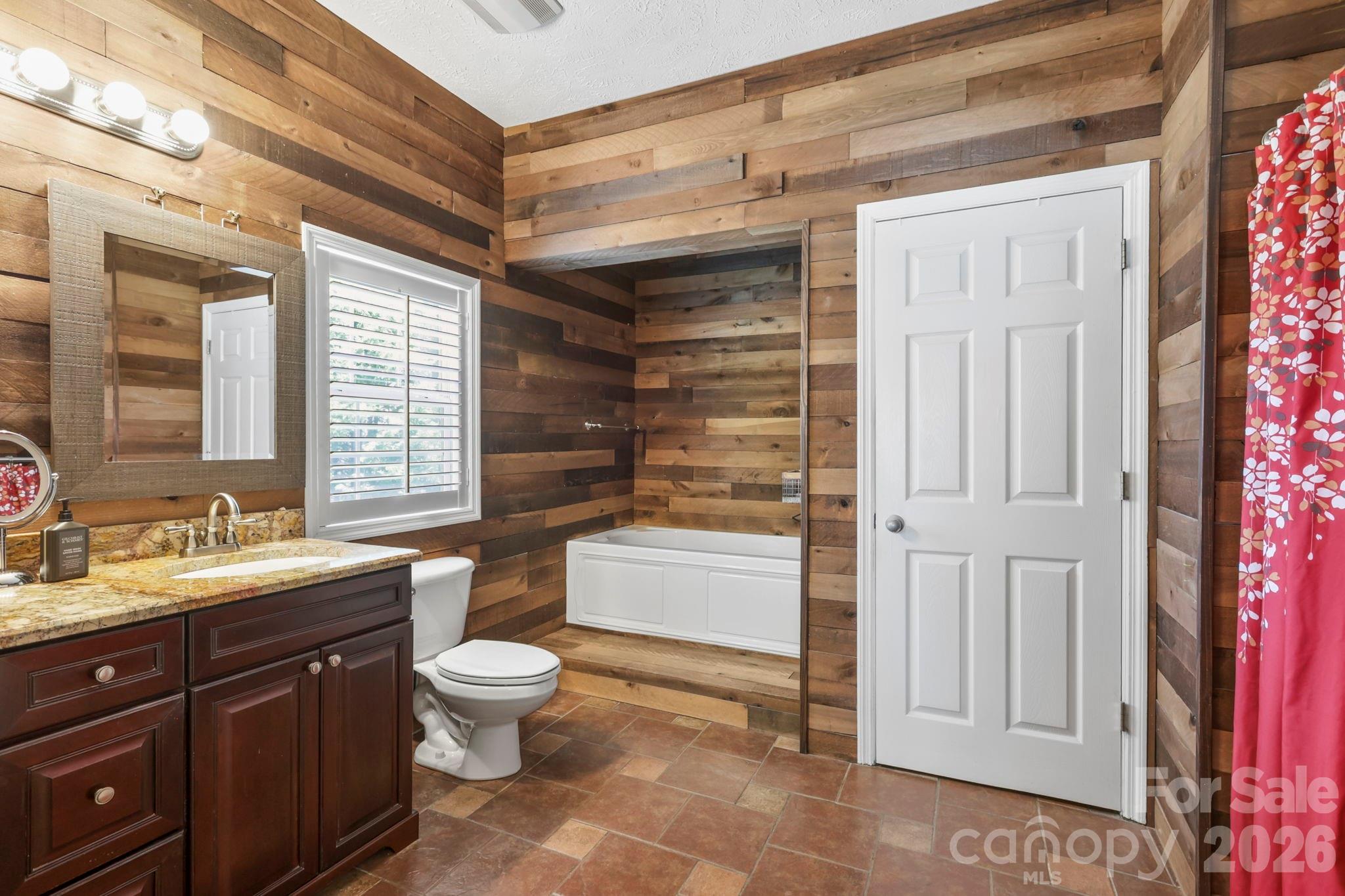10 Eagle Drive Hendersonville NC 28792