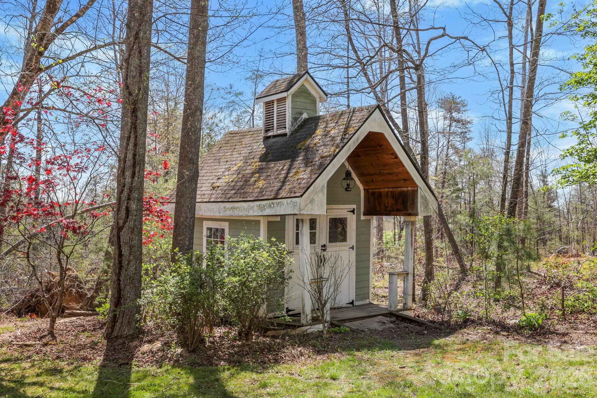 10 Eagle Drive Hendersonville NC 28792
