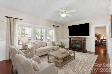 10 Eagle Drive Hendersonville NC 28792