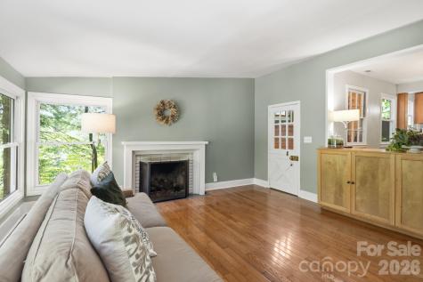 49 Plymouth Circle Asheville NC 28803