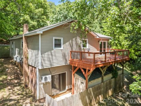 157 Highland Terrace Clyde NC 28721