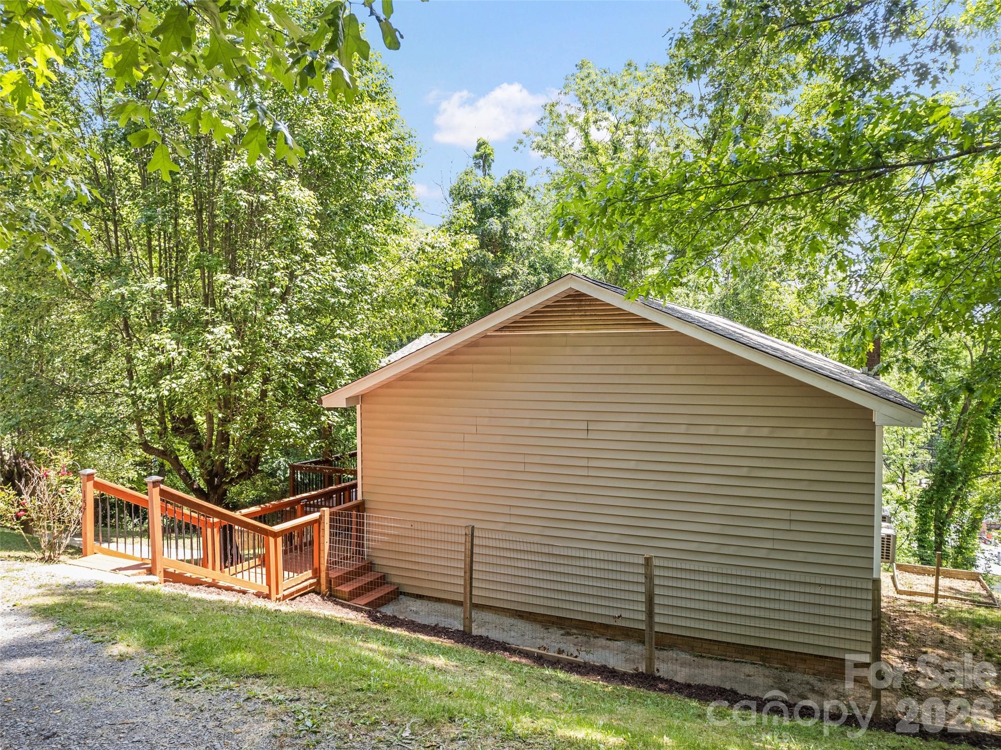 157 Highland Terrace Clyde NC 28721