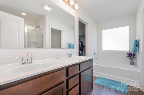 8009 Camden Crossing Lowell NC 28098