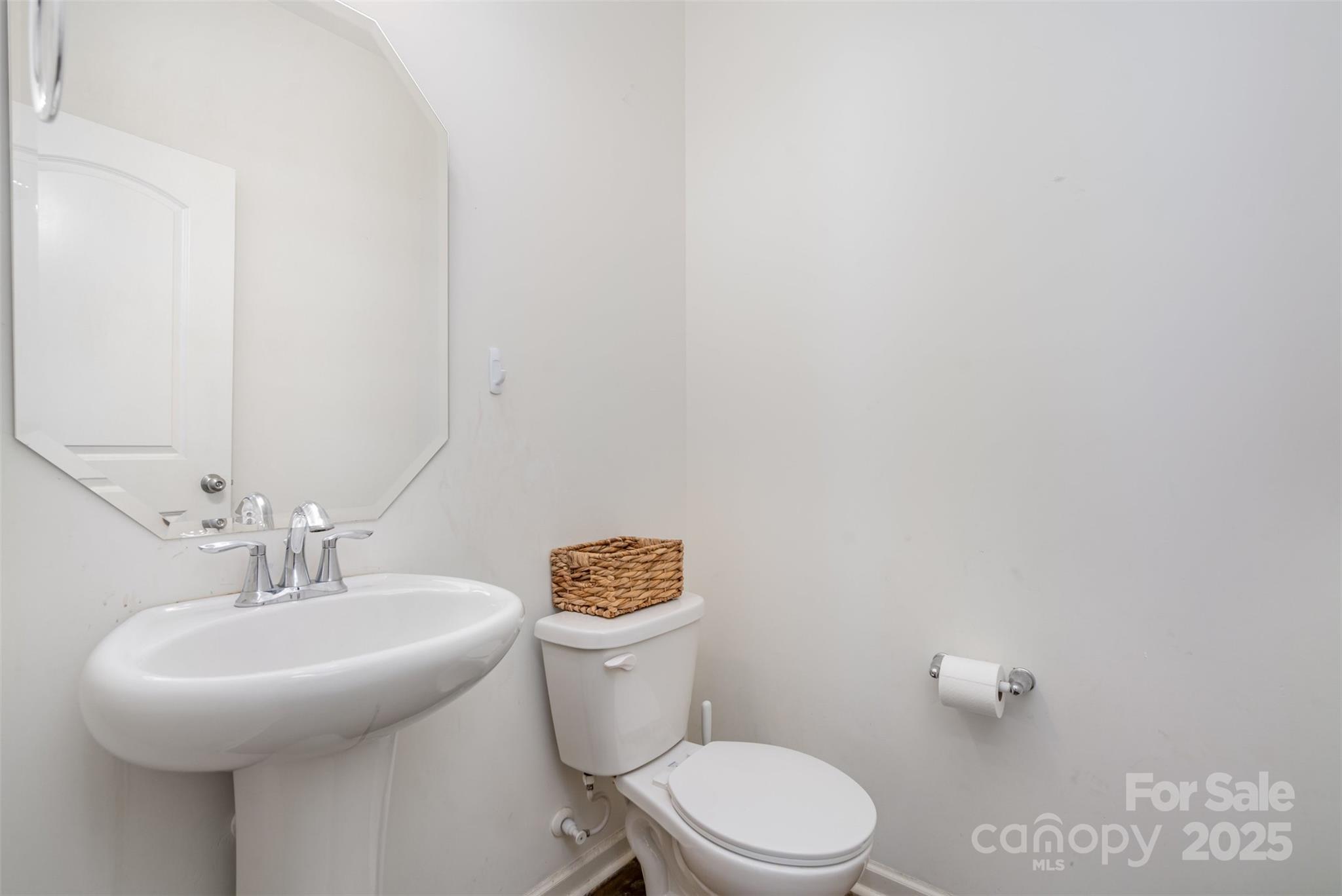8009 Camden Crossing Lowell NC 28098