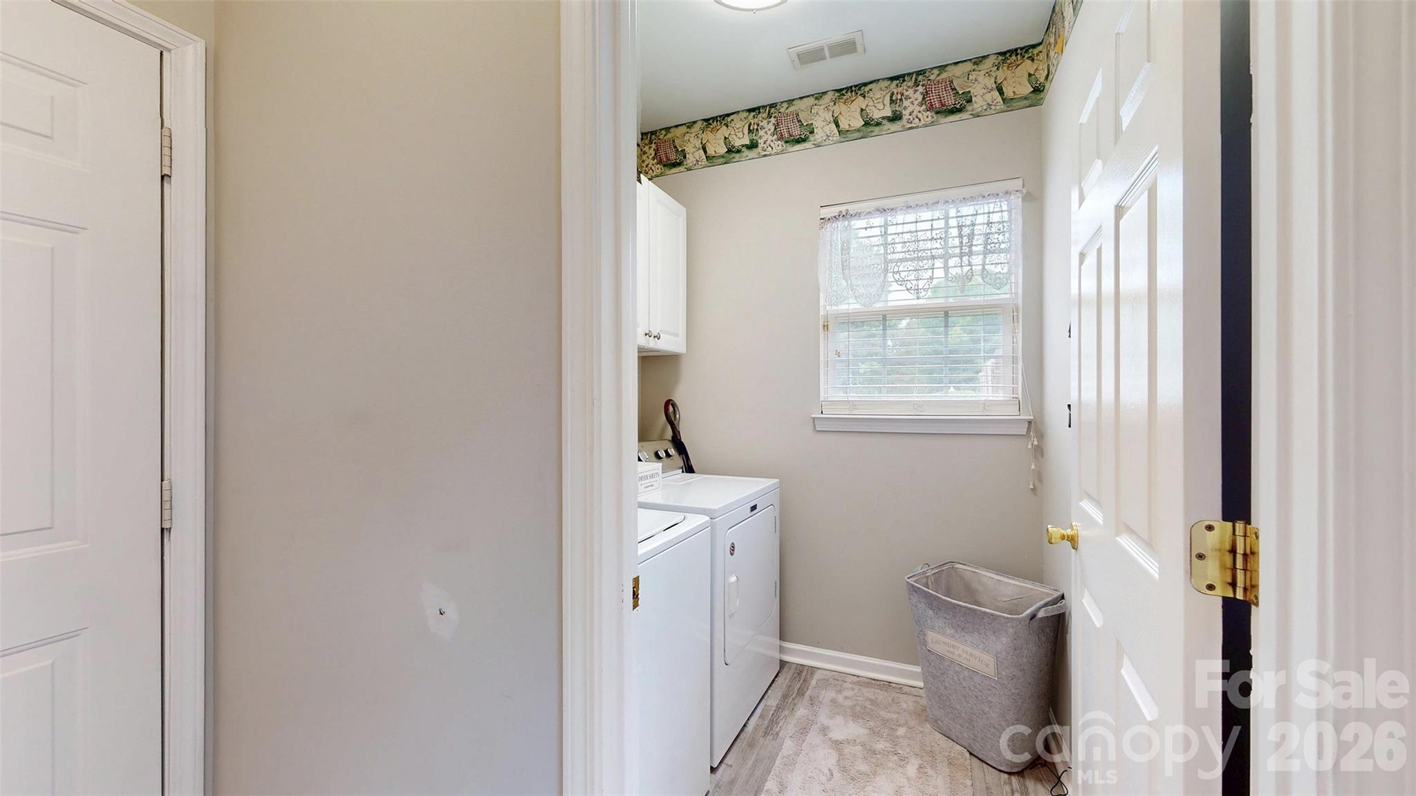 2002 Chinabrook Court Charlotte NC 28270