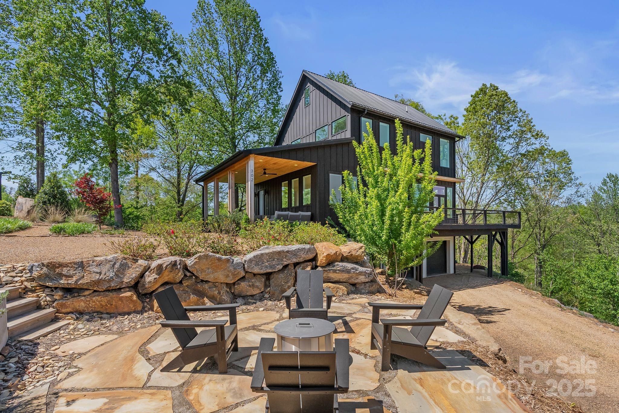 302 Broad Vista Lane Asheville NC 28804