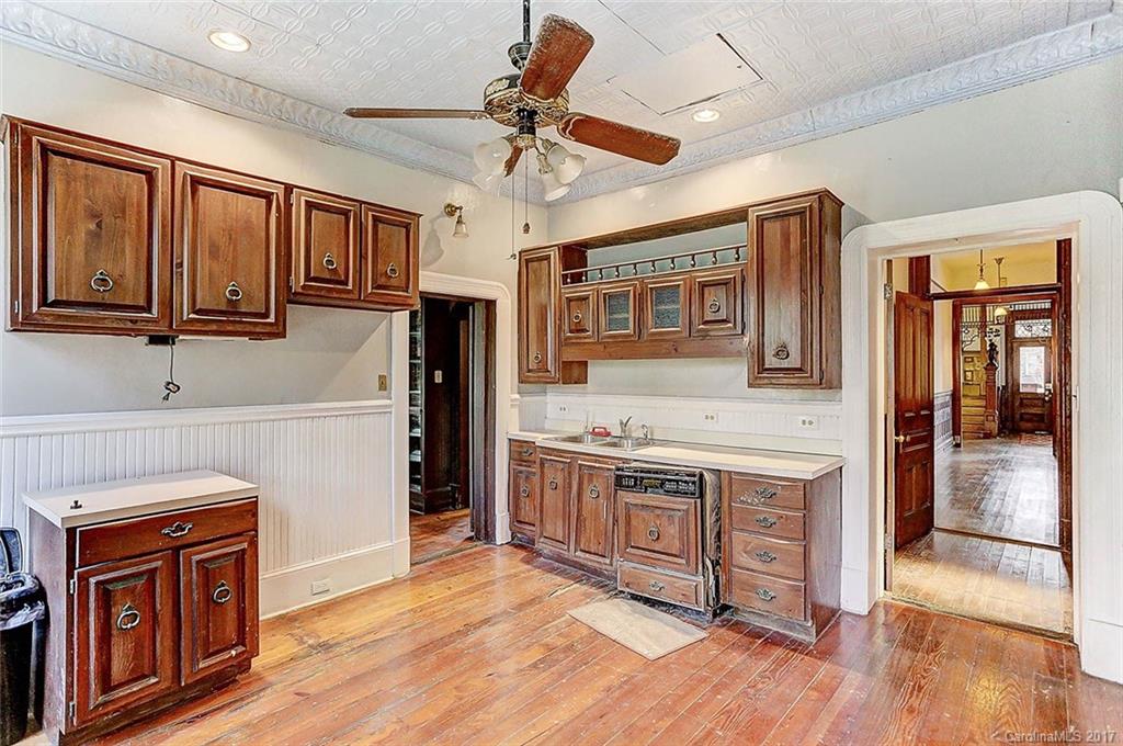 612 S Mulberry Street Statesville NC 28677