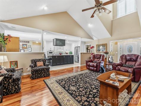 1340 Macedonia Road Saluda NC 28773