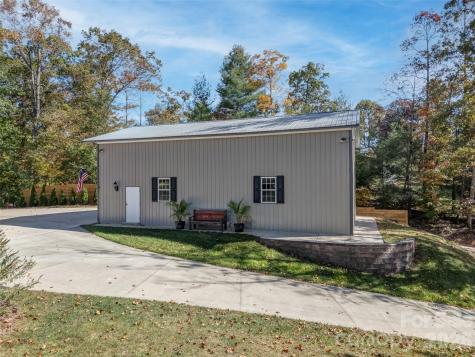1340 Macedonia Road Saluda NC 28773